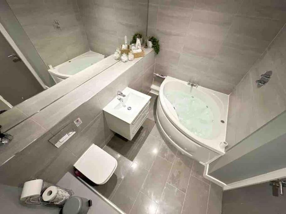 Align Lux Apartments, Liverpool City Centre 外观 照片